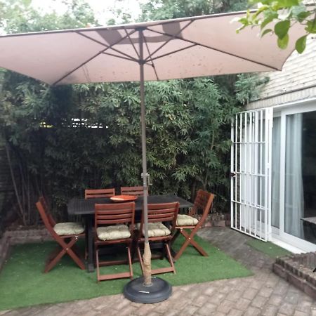 Dormir Entre Limones, Casa De Invitados En Vivienda Familiar Dos Hermanas Ngoại thất bức ảnh